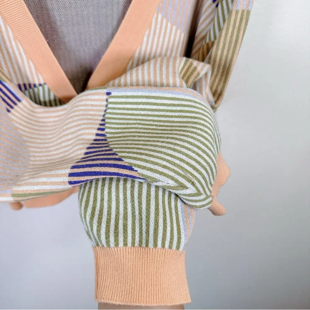 Fabletics Multicolor Geometric Cardigan - Picture 12 of 16